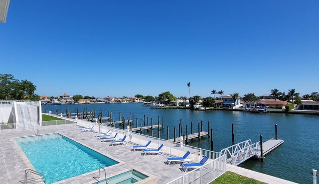 207, Water View-Clearwater Bch in 6 min, Pool/Gym