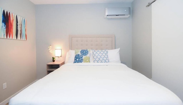 208 Bright 1BDR Downtown Parking WiFi Walk to All