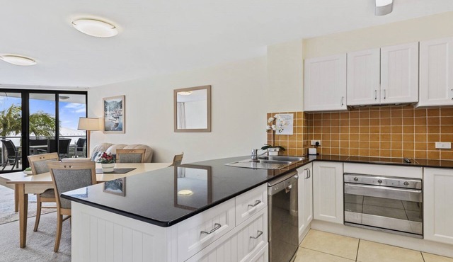 208 The Boathouse, TOP NOTCH