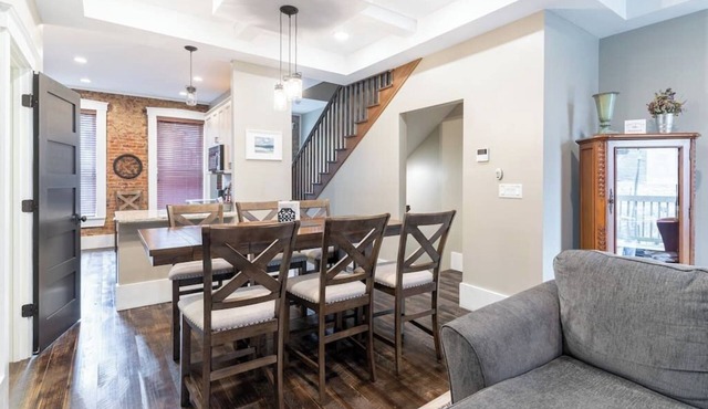 #209 Kings, River View, Deck, Bicentennial Park