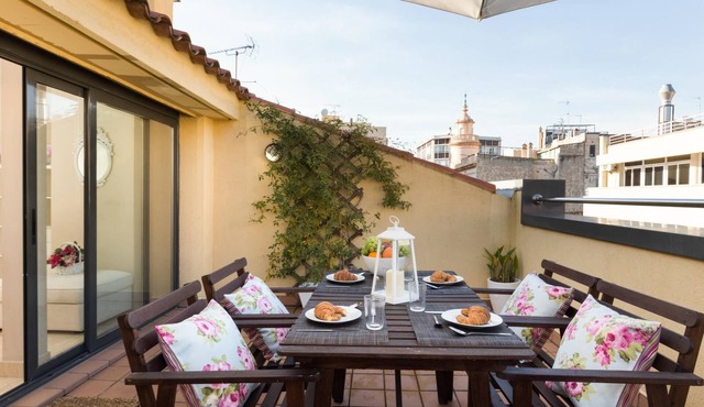 20km from Barcelona 100 meters train and the beach.matarolux15