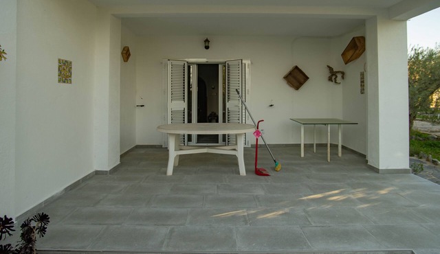 20m2 porch, 1000m garden, barbecue, parking, fenced and protected and WIFI.