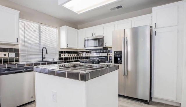 20min it’s from Las Vegas strip Lovely 3 bedroom home