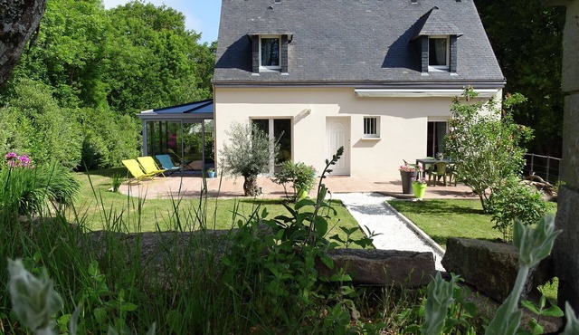 20mn from the Morbihan golf course and the ocean