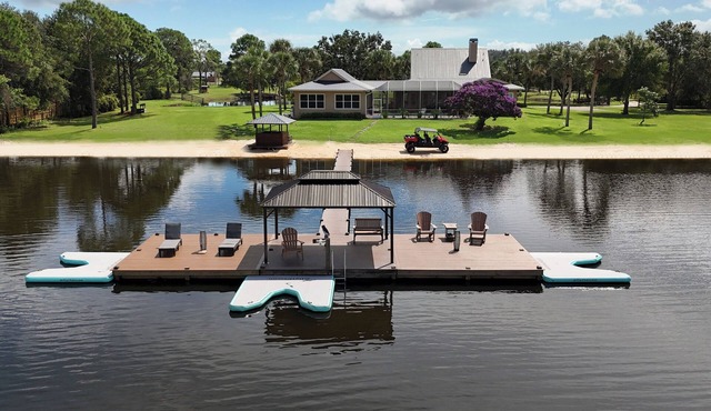 21-Acre Lakefront Paradise: Heated Pool, Private Beach, Animals, Fishing-Boating