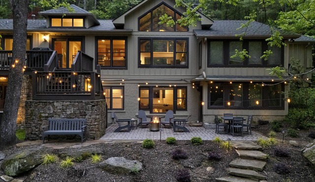 21-acre multi-home escape with hot tub, hiking trails & waterfalls