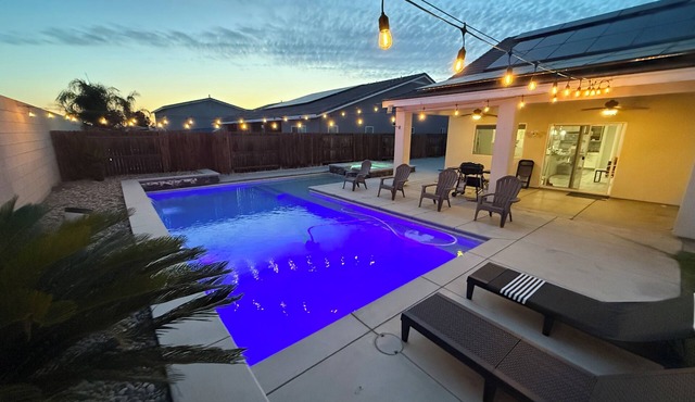 21 Beds Pool Spacious 5BR Home for Big Groups, Teams, or Crews