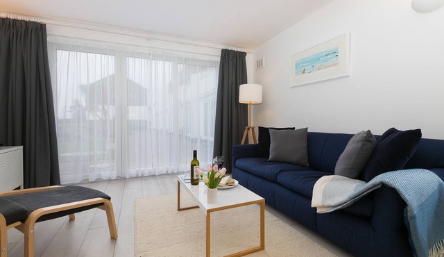 21 Carthew Court - Garage Parking - Outside Space - Dog Friendly (One)