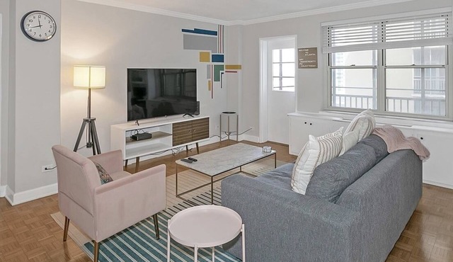 21 first floor cozy condo in the center of DT Atlanta