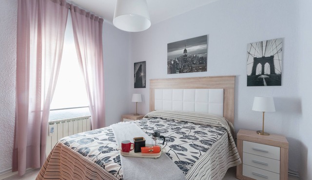 21 Gumers Wifi Metro A/C free street parking for families friends & couples