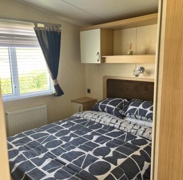 21 Riverview, Allhallows