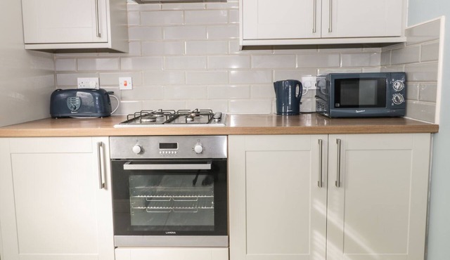 21 WELLINGTON ROAD, pet friendly, country holiday cottage in Beverley