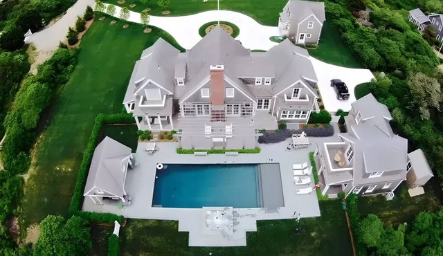 21 Woodbine Street, Nantucket, MA