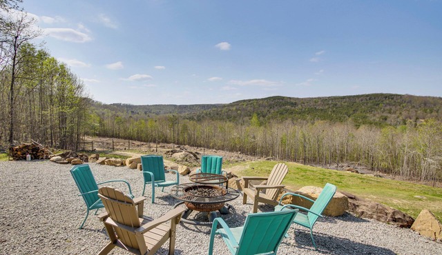 210-Acre Cabin w/Trails & Hot Tub in Tuscumbia!