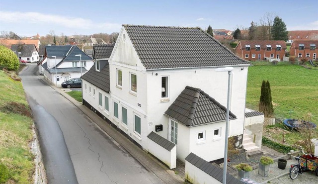210 m2 hus til 8 gæster - 5 km fra nyt stort vandland