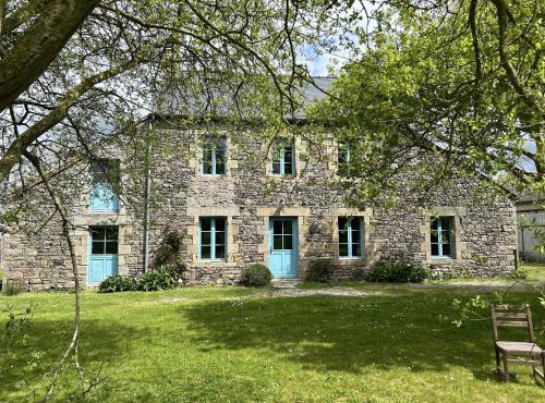 210 - Maison de caractère pour 10 convives