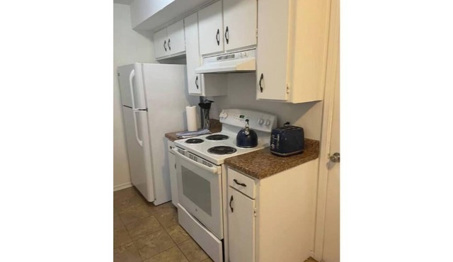2105 Quiet 2 Bed/1 Bath Duplex,1 King and 1 Queen