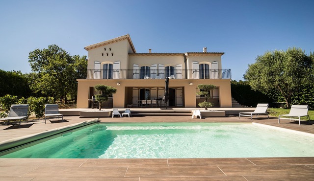 210m² PROVENCALE BUILDING Classified * in 2024