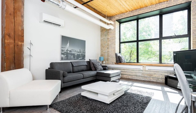 (211) Market Ave Exchange District +Entire 2BR 1BATH+ Fast Wifi (139)