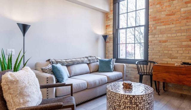 211 · The Baldwyn Loft - 2 Bedrooms - Downtown
