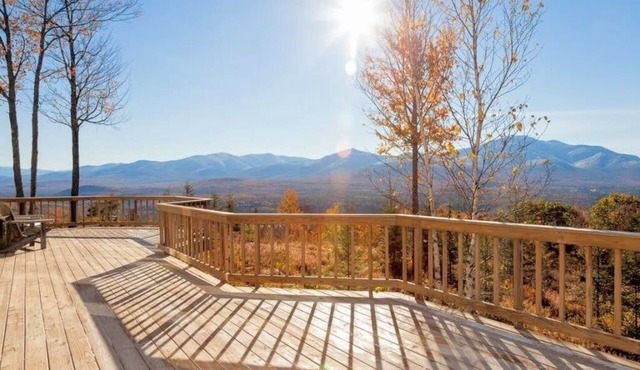 212 Stunning home with breathtaking views, outdoor cedar sauna, great location! Skiing!
