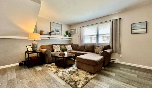 219 Maxwell St - Unit A · Newly Renovated Franklin Flat