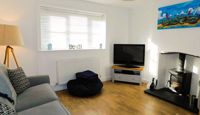 22 Cliff Road - stunning, beautifully renovated, contemporary, end terrace cottage