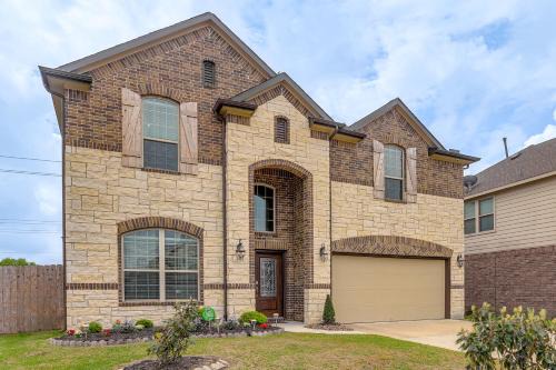 22 Mi to Dtwn Houston Spacious Baytown Home!