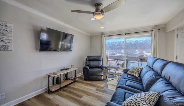 22 Mile Marker! Indoor/Outdoor Pools, Hot Tub, Lakefront, Boat Ramp, New 2026