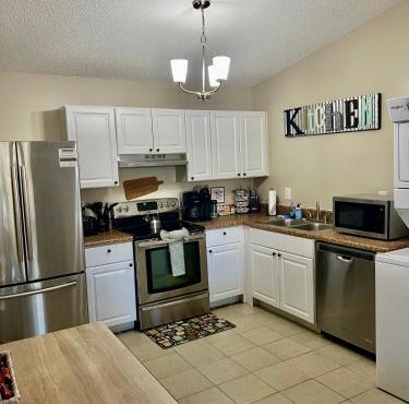 22 min to Beach-2 bd room-Self check in -sleep 6-BBQ-WD