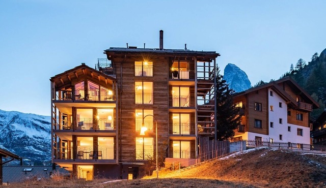 22 Summits Apartments