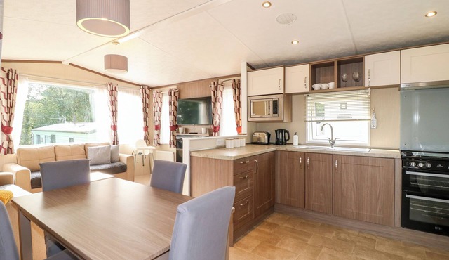 22 WASHBROOK WAY - ASHBOURNE HEIGHTS, family friendly in Ashbourne