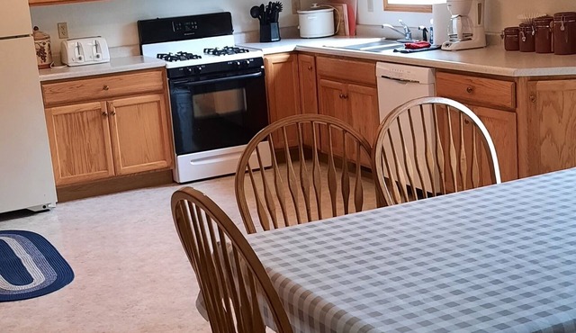 2200 square foot 4 bedroom duplex.