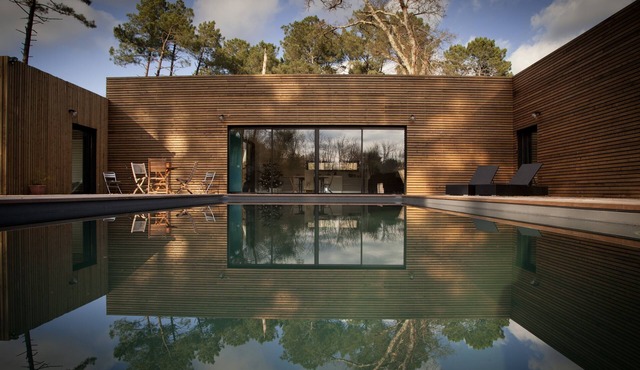 220m2 contemporary house with heated pool 15 minutes from the ocean