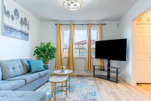 2223 Fox Crescent- Home from home