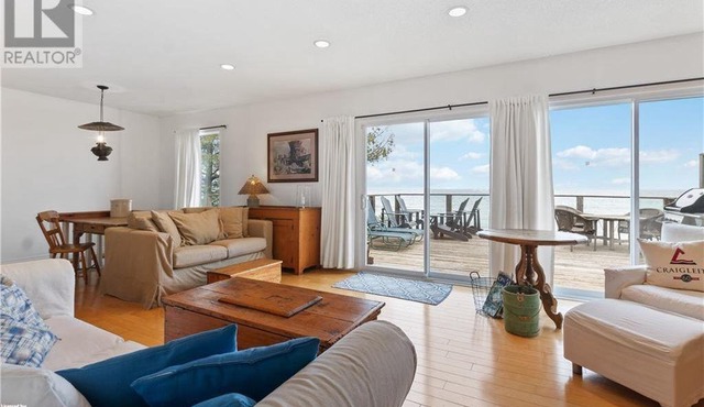 223 SUNSET Boulevard