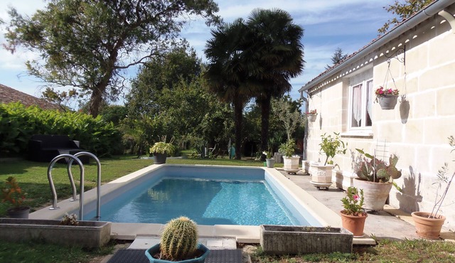 225m² house with pool, spa and billiard table