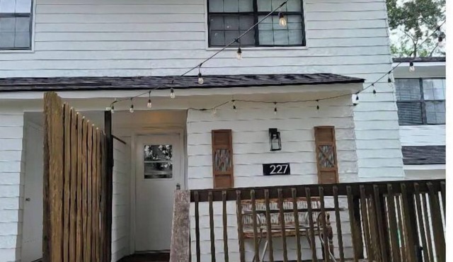 227 LeCompte TOWNHOME