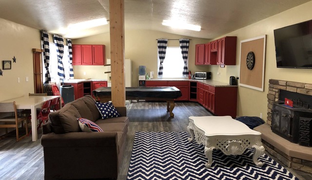 23 Acre Riverfront bunkhouse “Glamping” glamorous camping in the city of Eagle!