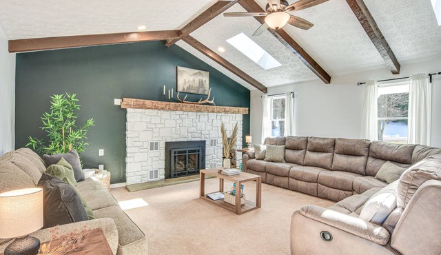 23 Acres: Farmhouse Hideaway in Coudersport