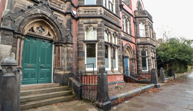 23 CHATSWORTH SQUARE, family friendly, with a garden in Carlisle