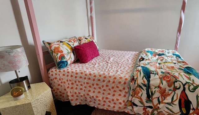 #23 New Stylish Room With Queen Bed in PointBreeze