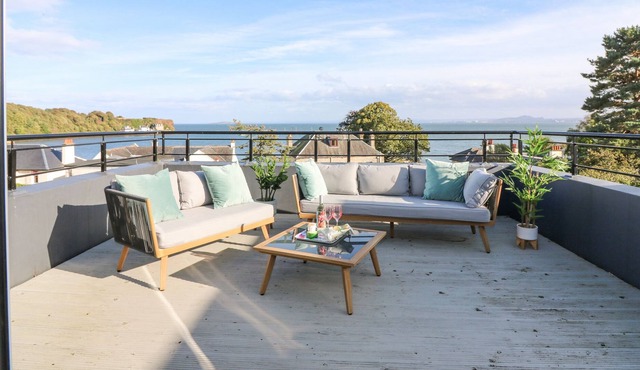 23 SEASIDE PLACE, family friendly, with open fire in Aberdour