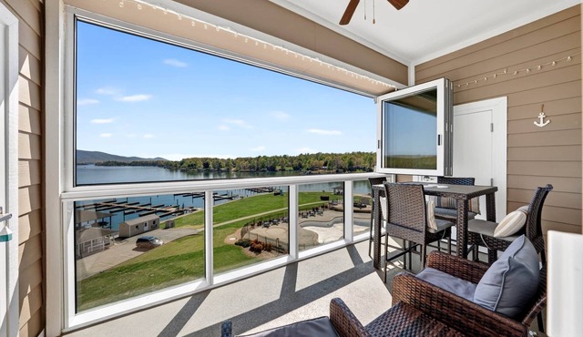 #233 Pointe - 2 Bedroom Lakefront Condo at Mariners SML
