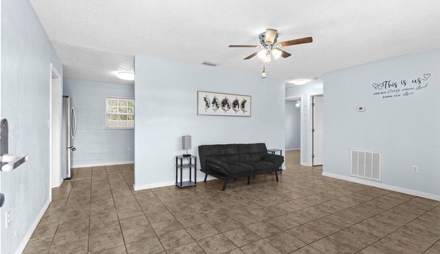 2334 - Peaceful 3-bedroom house with AC in Avon Park