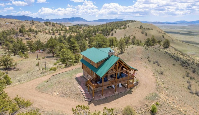 24-0089 Rustic Hartsel Getaway w/35-Acre Yard