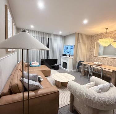 24 Bromley St private room in a luxurious shared apt