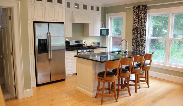 24 East Main Street B&B