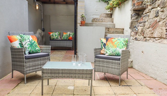 24 ELM GROVE, pet friendly, with a garden in Westgate-On-Sea