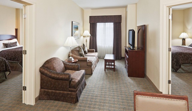 24 Hour Fitness Center | Free Breakfast + Heated Saltwater Pool